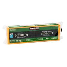 Kirkland Signature Medium Cheese, 1.15 kg