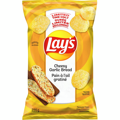 Lay's Cheesy Garlic Bread Chips, 220 g